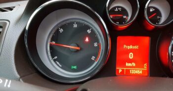 Opel Insignia podwyższone wolne obroty ok. 1000 obrotów na biegu jałowym.