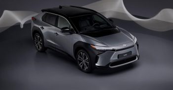 Nowa elektryczna Toyota bZ4X wchodzi na europejski rynek