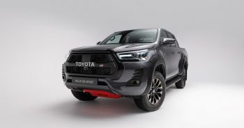 Toyota Hilux GR SPORT w przedsprzedaży. Pick-up inspirowany zwycięstwami w Rajdzie Dakar