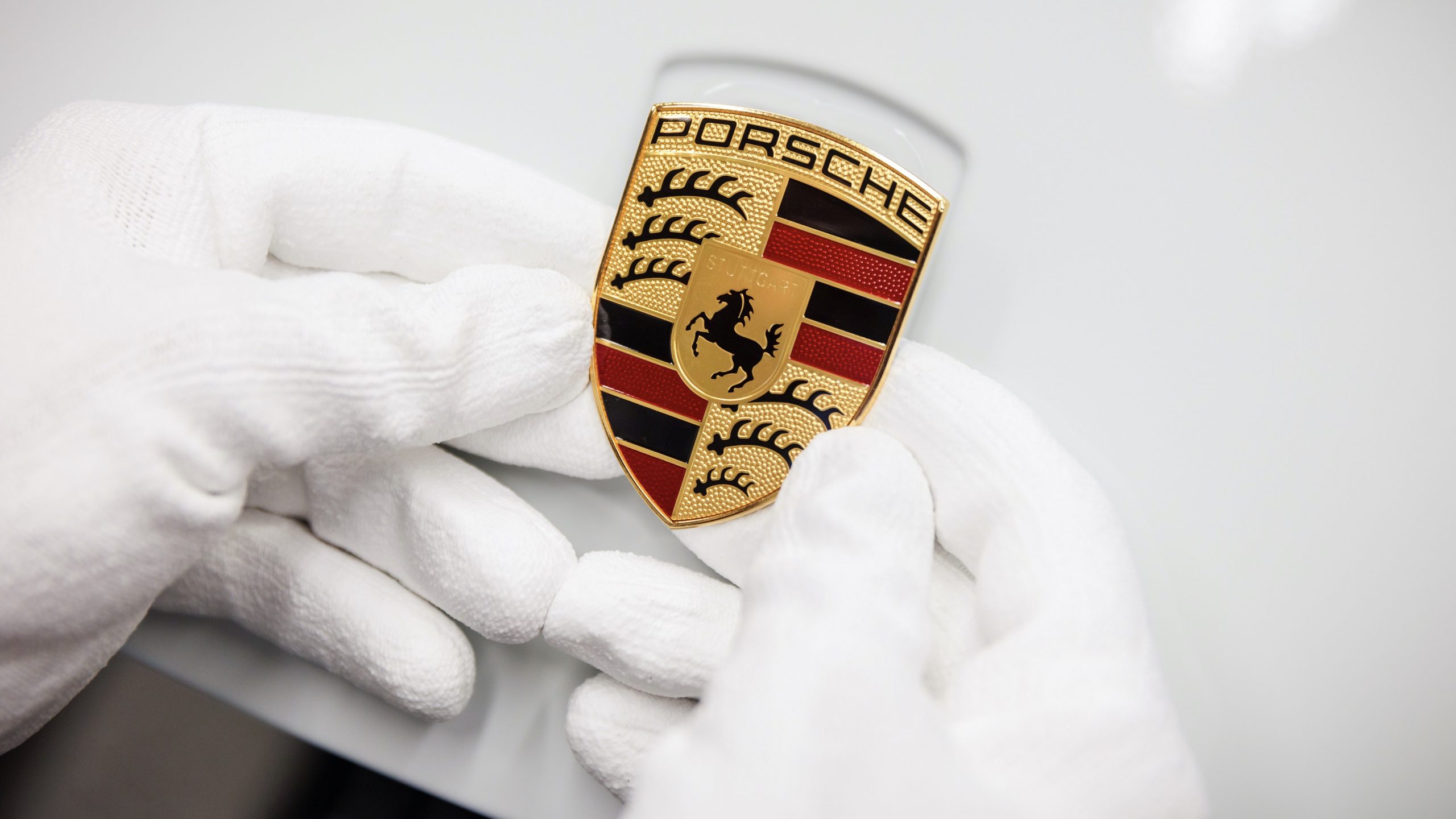 Porsche przeznacza 1 milion euro na wsparcie Ukrainy