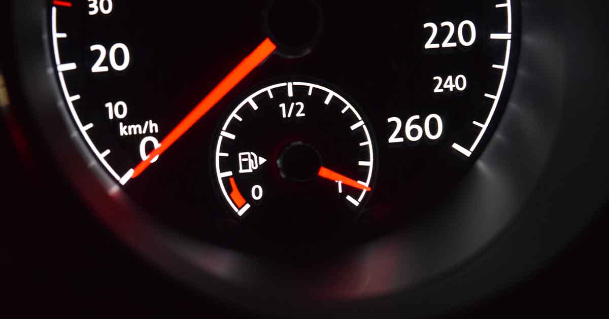 Jak jeździć, aby samochód mniej palił?