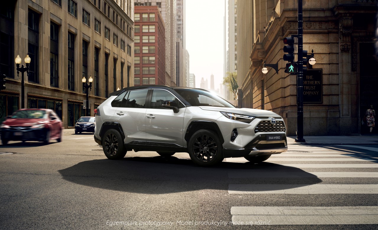 Toyota RAV4 2023. Udoskonalone multimedia, systemy bezpieczeństwa i łączności