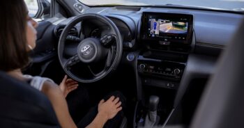 Toyota T-MATE. Półautonomiczny asystent parkowania i inne systemy wspomagające kierowcę