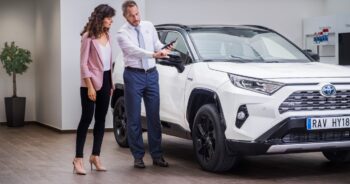 <strong>Program Pewne Auto. Toyota sprzedała w 2022 roku prawie 24 tysiące aut używanych z gwarancją</strong>