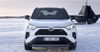 Toyota RAV4 GR SPORT. Dynamiczna stylistyka i jeszcze lepsze właściwości jezdne na drodze i w terenie