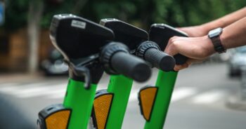 Czy można dostać mandat za prędkość na hulajnodze elektrycznej?